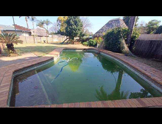 4 BEDROOM HOUSE FOR SALE IN SINOVILLE